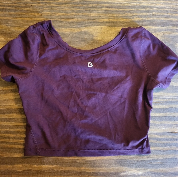 BUFFBUNNY CROP TOP - Picture 2 of 3